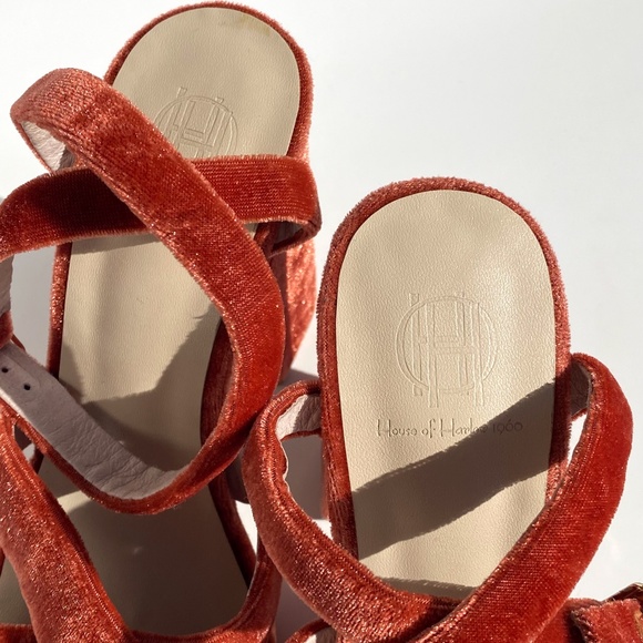 House of Harlow 1960 X REVOLVE Ari Heel Rust - Velvet Platform Sandal - size 6.5 - Picture 9 of 12